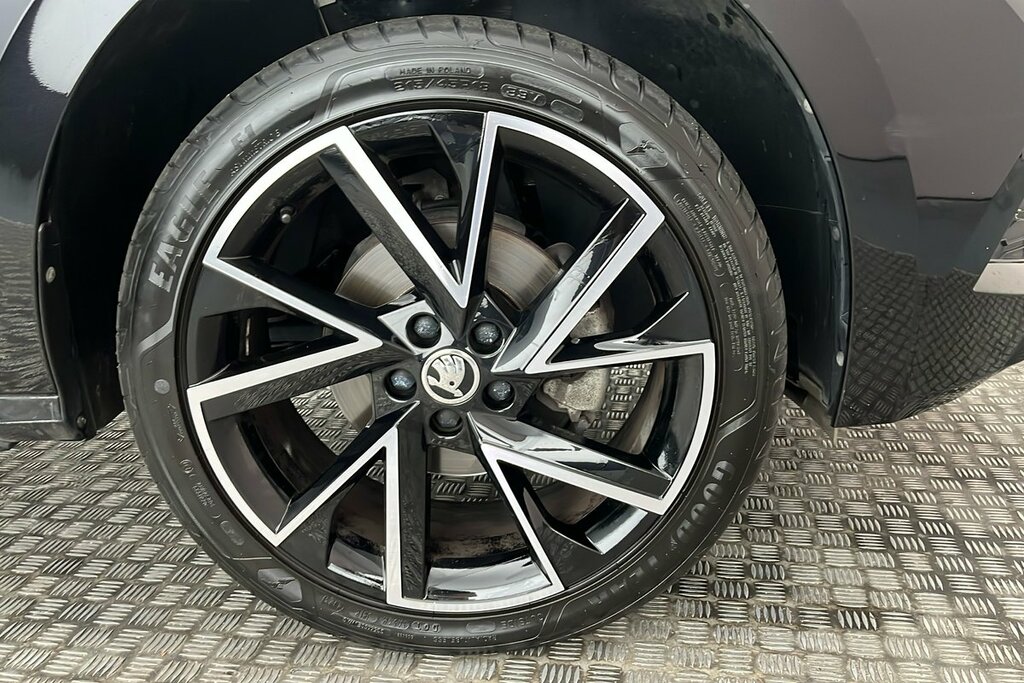 Skoda Kamiq Monte Carlo 1.5 Tsi 150 Ps Dsg Black #5