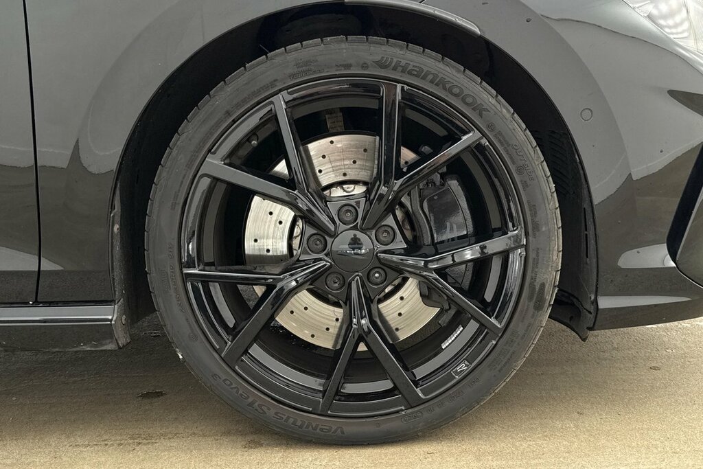 Volkswagen Golf Hatch R Black Edition 2.0 Tsi 4Motion 333 Ps 7-Spe Black #5