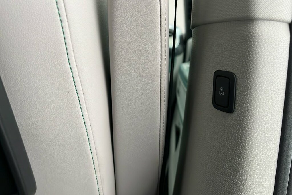 Volkswagen ID.Buzz Pro 77Kwh Commerce Plus Panel Van Aut Yellow #16