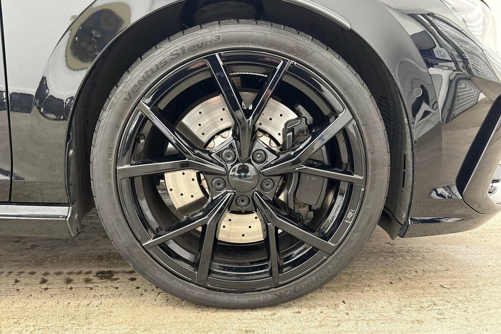 Volkswagen Golf Hatch R Black Edition 2.0 Tsi 4Motion 333 Ps 7-Spe Black #5