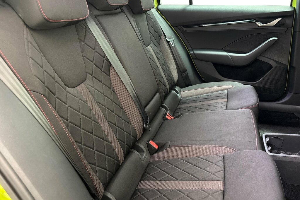 Skoda Octavia 2.0 Tdi Se Technology Hatchback SG26ZKL Silver #9