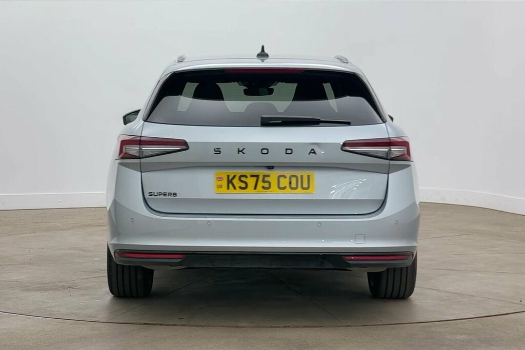 Skoda Superb 1.5 Tsi E-tec Se L Dsg White #8