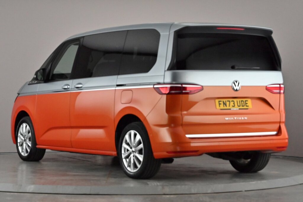 Volkswagen Multivan Style Standard 150 Ps 2.0 Tdi 7-Speed Dsg Silver #3