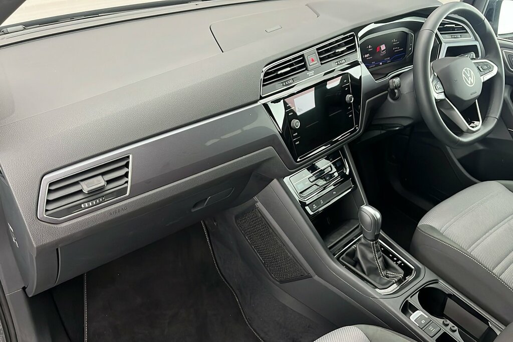 Volkswagen Touran R-line 1.5 Tsi 150 Ps 7-Speed Dsg Grey #5