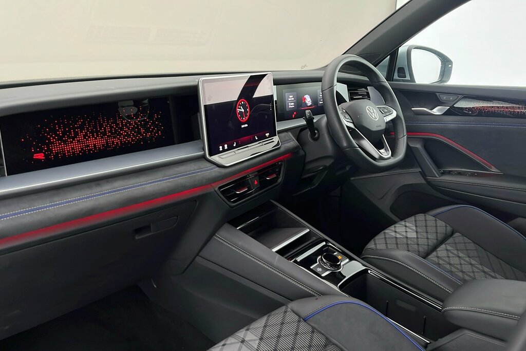 Volkswagen Tayron R-line 1.5 Etsi 150 Ps 7-Speed Dsg Silver #2