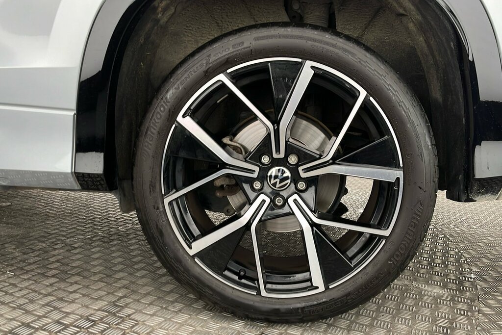 Volkswagen Tayron R-line 1.5 Etsi 150 Ps 7-Speed Dsg Silver #5