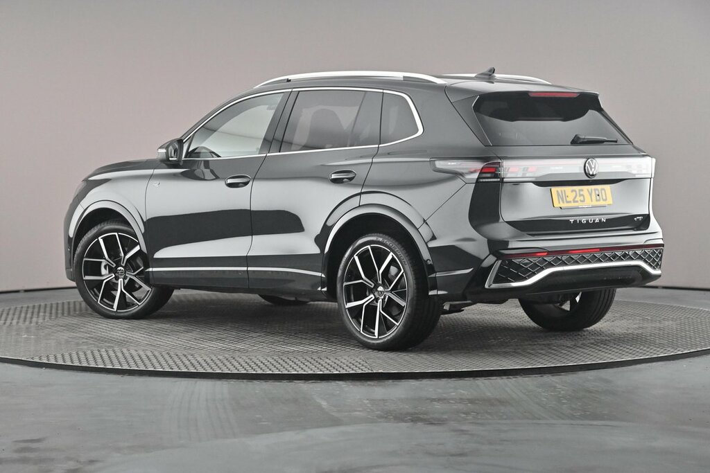 Volkswagen Tiguan R-line 1.5 Etsi 150Ps 7-Speed Dsg Grey #2