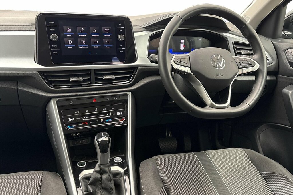 Volkswagen T-Roc Match 1.5 Tsi 150Ps 7-Speed Dsg Black #2