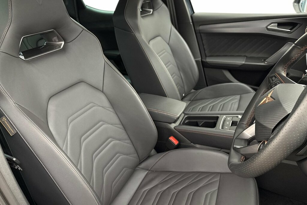 Cupra Leon 2.0 Tsi 300 Vz3 Dsg Panoramic Sunroof Black #10