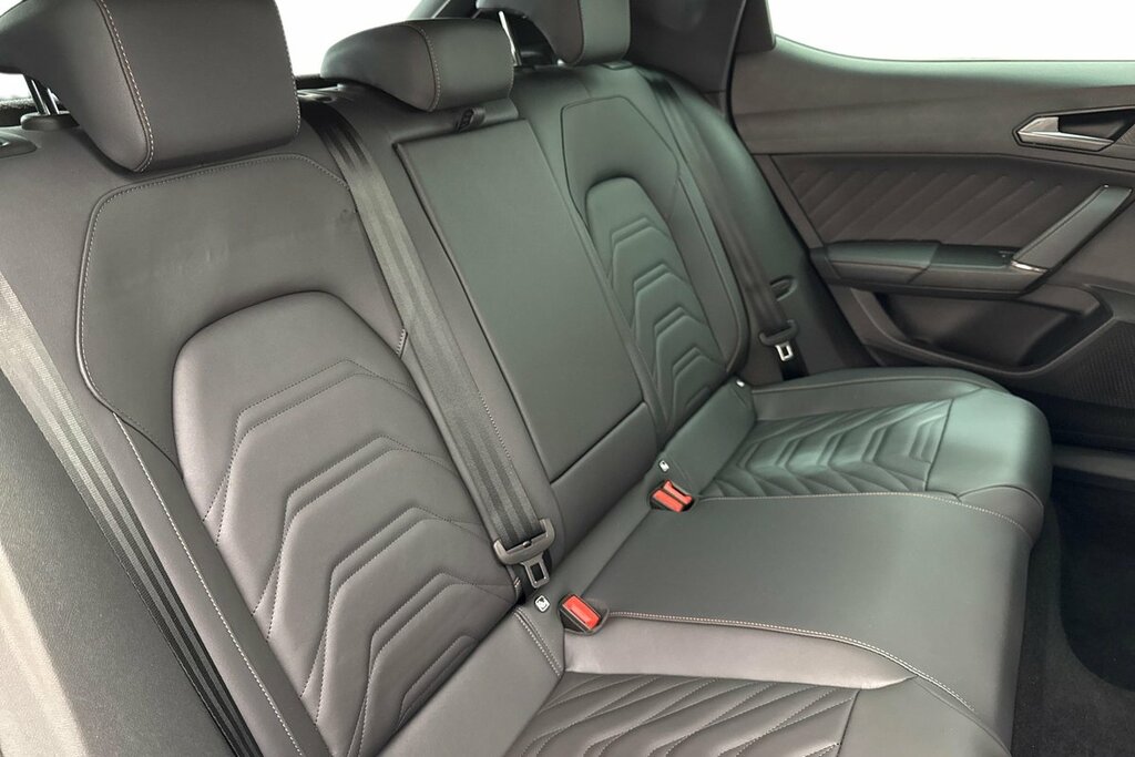 Cupra Leon 2.0 Tsi 300 Vz3 Dsg Panoramic Sunroof Black #9