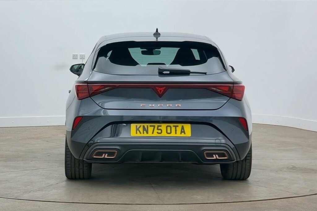 Cupra Leon 2.0 Tsi 300 Vz3 Dsg Panoramic Sunroof Black #8