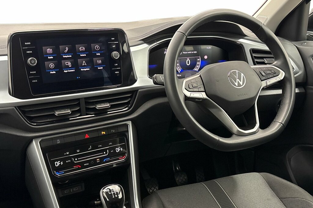 Volkswagen T-Roc Match 1.5 Tsi 150Ps 6-Speed Black #2
