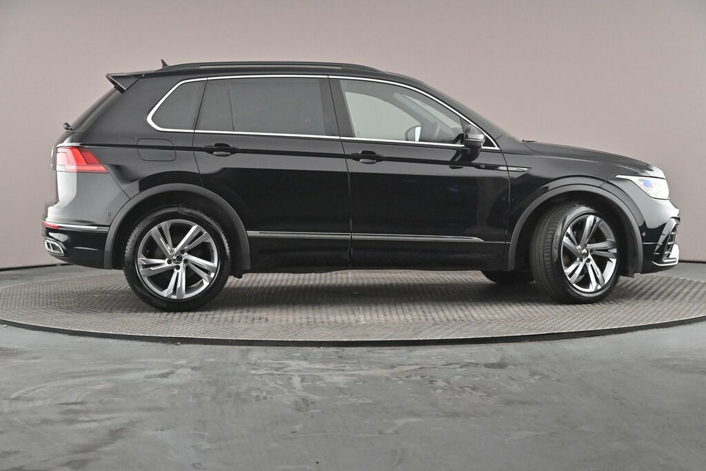 Volkswagen Tiguan R-line Edition 1.5 Tsi 150Ps 7-Speed Dsg Black #3