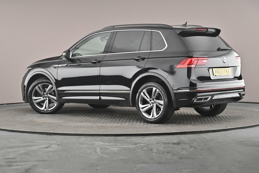 Volkswagen Tiguan R-line Edition 1.5 Tsi 150Ps 7-Speed Dsg Black #2