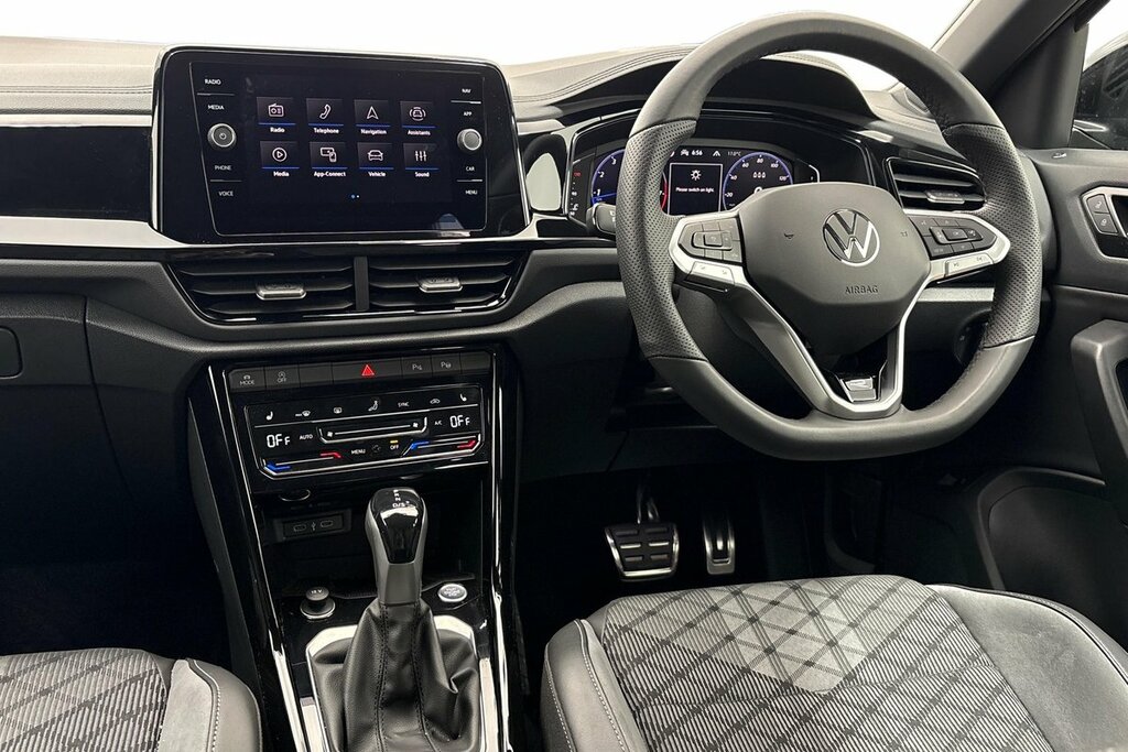 Volkswagen T-Roc Black Edition Plus 1.5 Tsi 150Ps 7-Speed Dsg Black #2