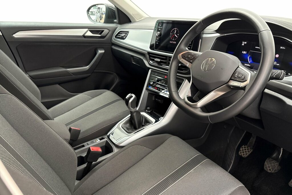 Volkswagen T-Roc Match 1.5 Tsi 150Ps 6-Speed Black #6