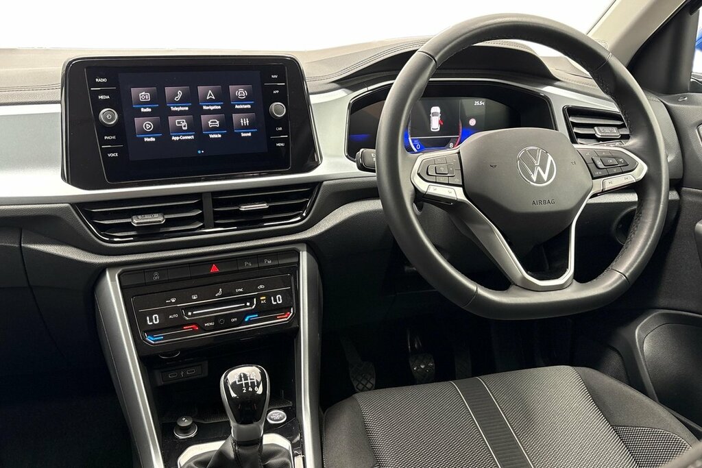 Volkswagen T-Roc Match 1.5 Tsi 150Ps 6-Speed Blue #2