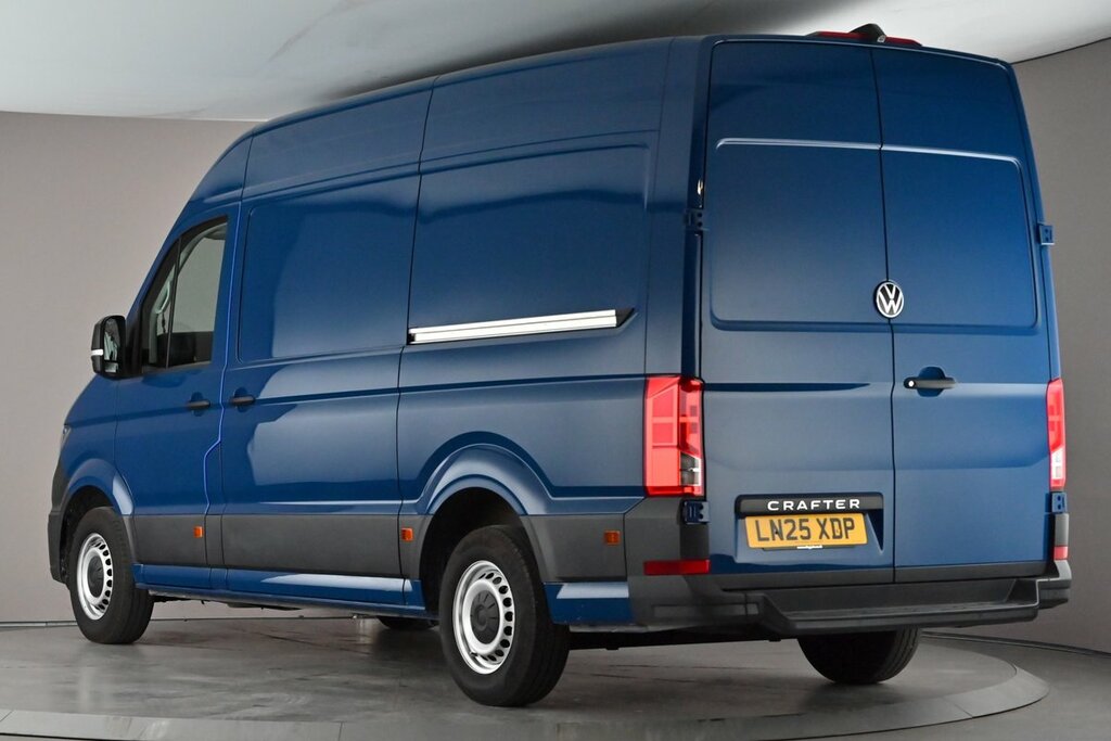 Volkswagen Crafter Cr30 Panel Van Commerce Mwb 140 Ps 2.0 Tdi 6Sp Man Blue #3