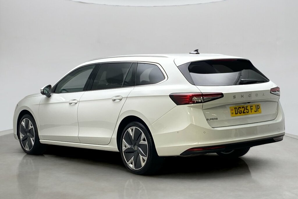 Skoda Superb Se L 1.5 Tsi E-tec 150 Ps Dsg White #2