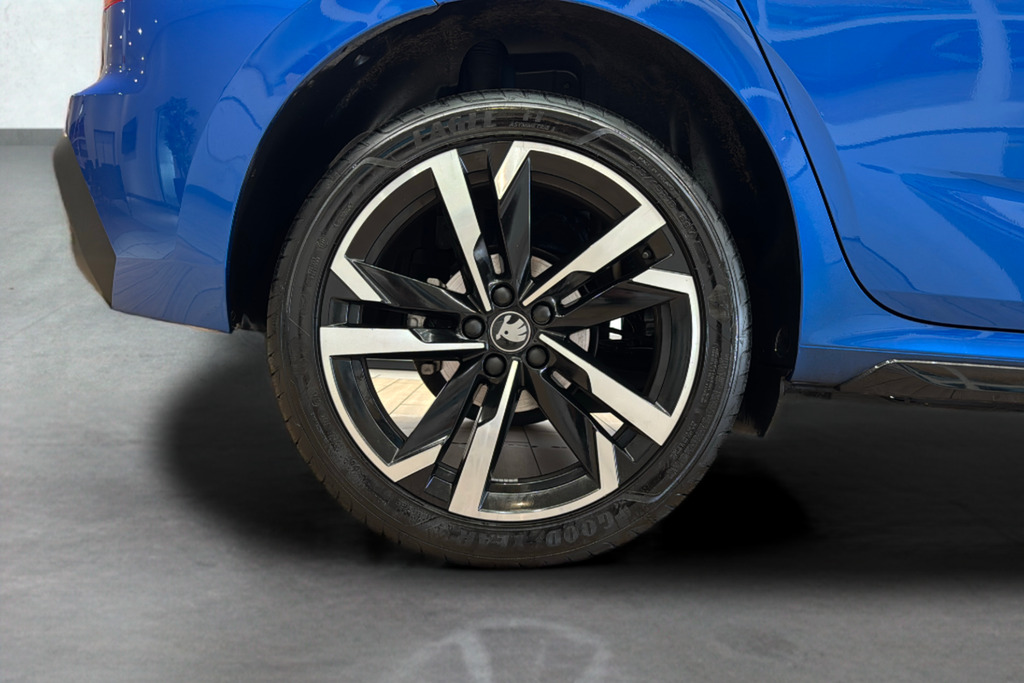 Skoda Kamiq Monte Carlo Edition 1.0 Tsi 116 Ps Dsg Blue #5