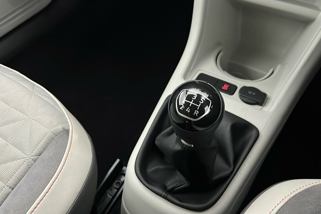 Volkswagen Up Gti White #13