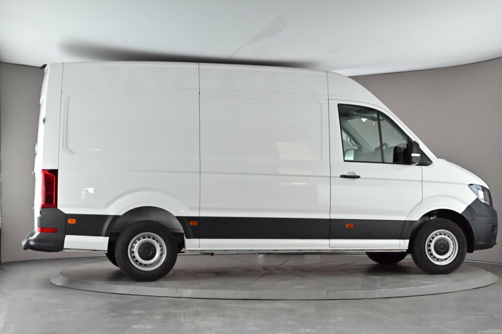 Volkswagen Crafter Cr35 Panel Van Commerce Mwb 140 Ps 2.0 Tdi 8Sp Aut White #4