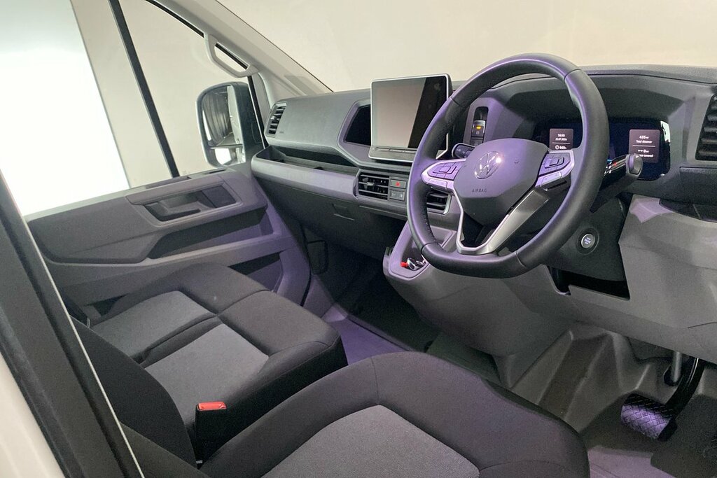 Volkswagen Crafter Cr35 Panel Van Commerce Mwb 140 Ps 2.0 Tdi 8Sp Aut White #6