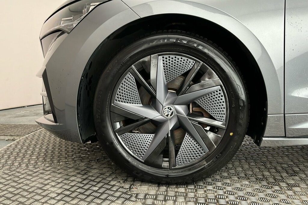 Skoda ENYAQ Vrs 82 Kwh 299 Ps Single Speed 4X4 Grey #5