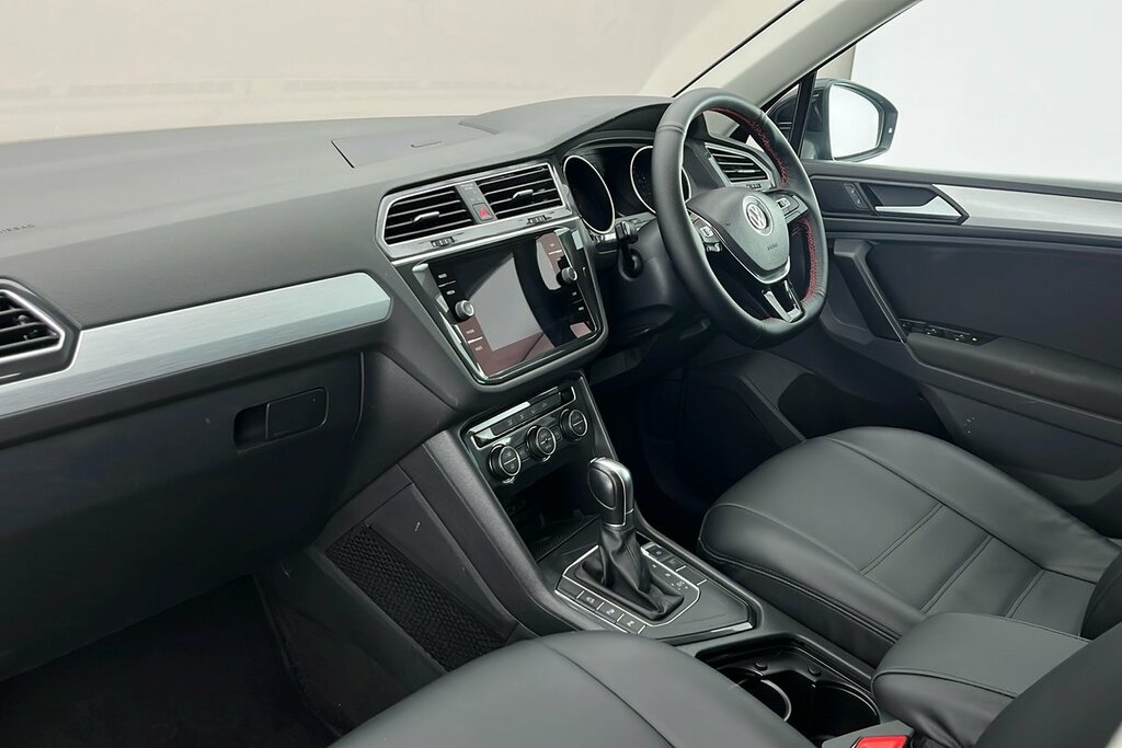 Volkswagen Tiguan Swb Match 1.5 Tsi Evo 150Ps 7-Speed Dsg Black #2