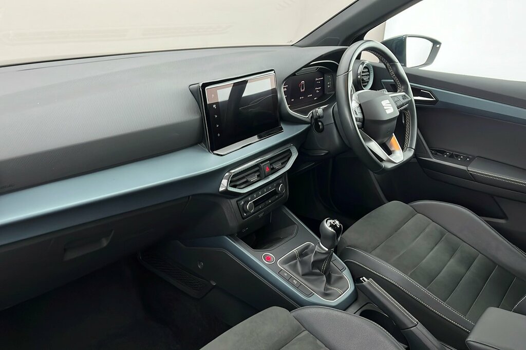 Seat Arona Xperience Lux 1.0 Tsi 110 6-Speed Black #2