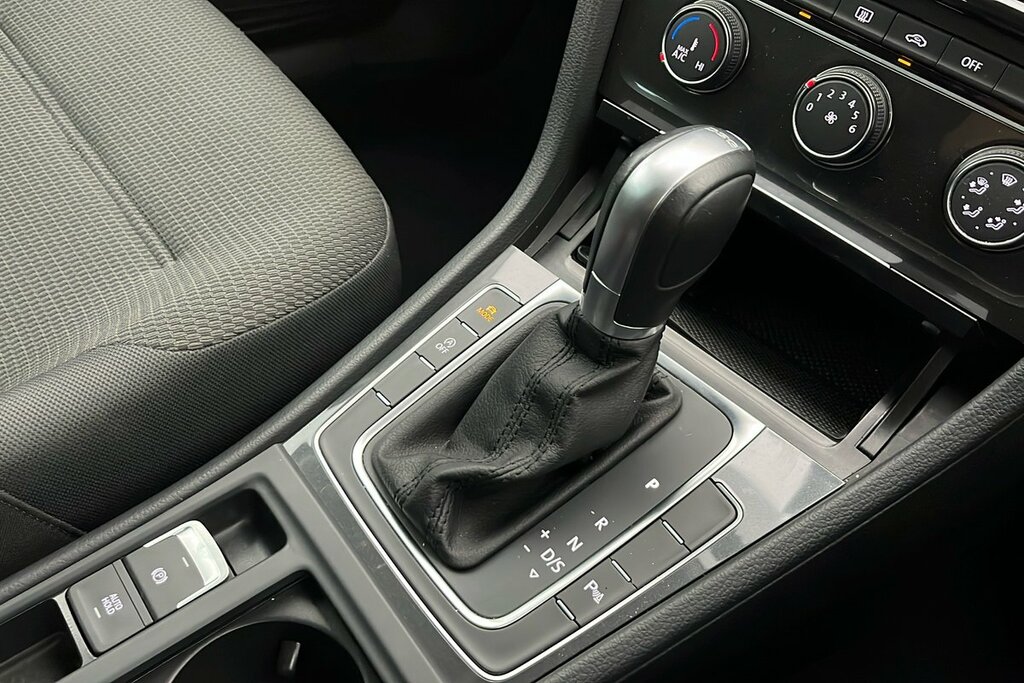 Volkswagen Golf 1.5 Tsi Evo Match Silver #13