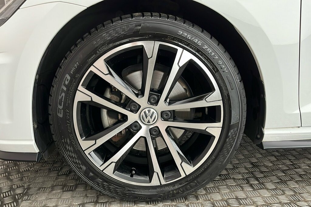 Volkswagen Golf R-line Edition 2.0 Tdi 150Ps 7-Speed Dsg White #5