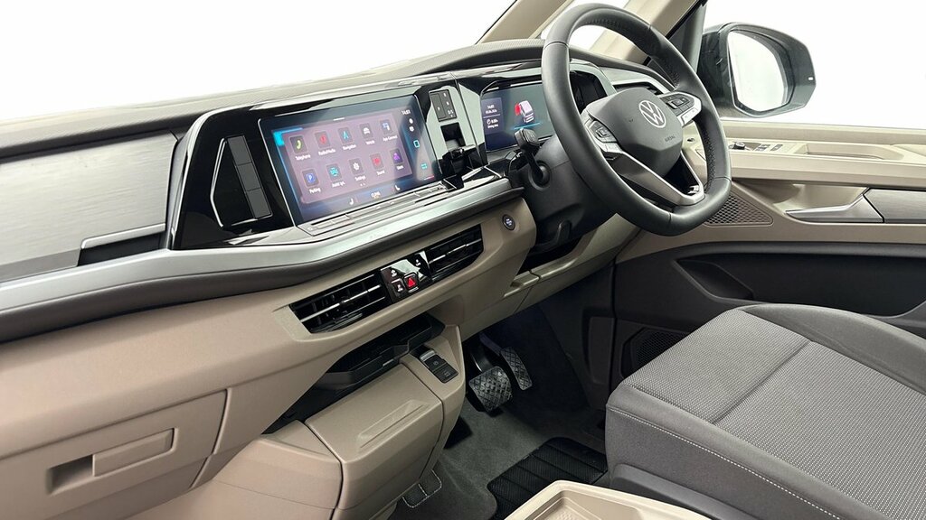 Volkswagen Multivan Life Standard 150 Ps 2.0 Tdi 7-Speed Dsg Black #2