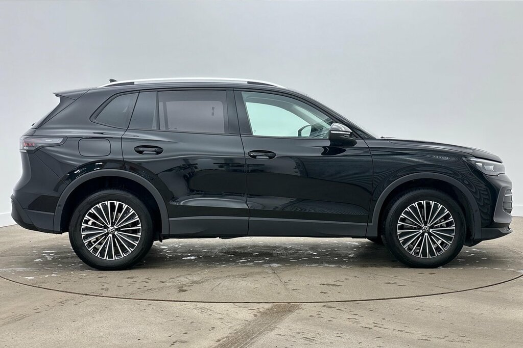 Volkswagen Tiguan Match 1.5 Tsi Ehybrid 204 Ps 6-Speed Dsg Black #4