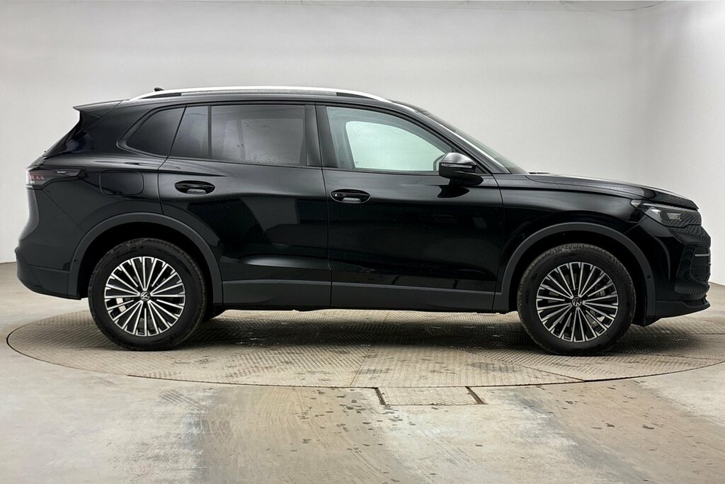 Volkswagen Tiguan Match 1.5 Tsi Ehybrid 204 Ps 6-Speed Dsg Black #4