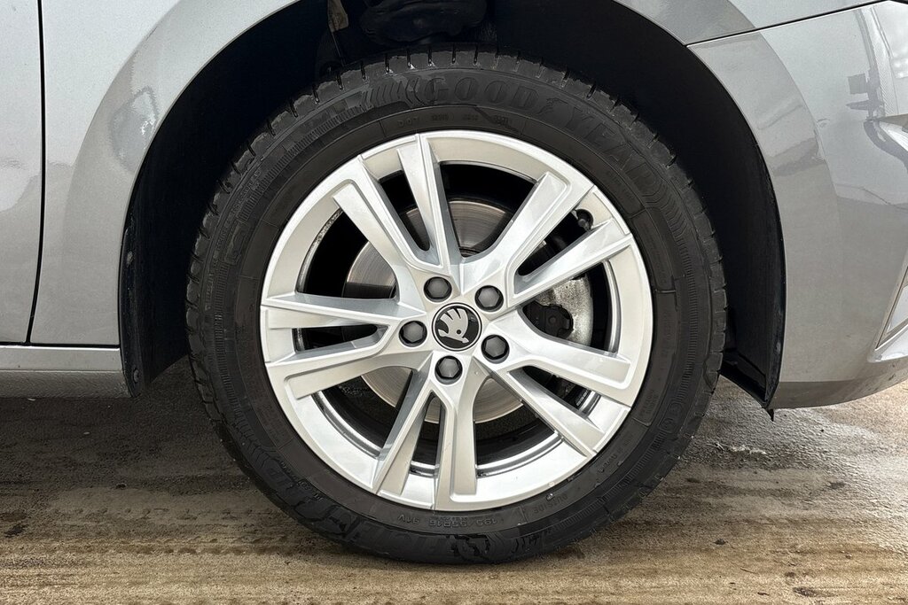 Skoda Fabia Hatch Se L Edition 1.0 Tsi 116 Ps Dsg Grey #5