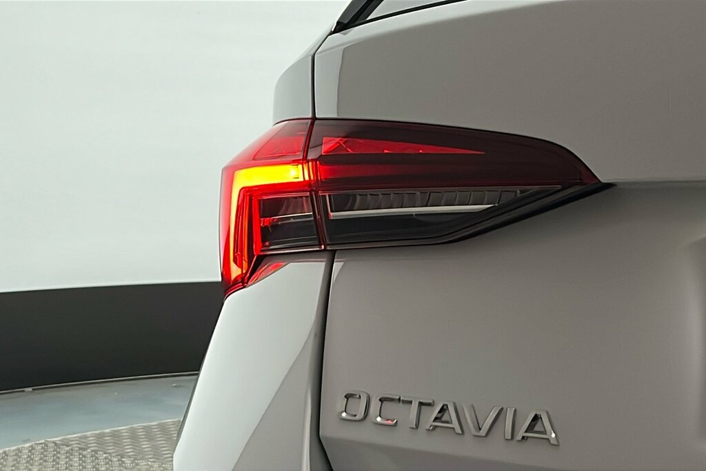 Skoda Octavia Octavia Se L Tdi White #29