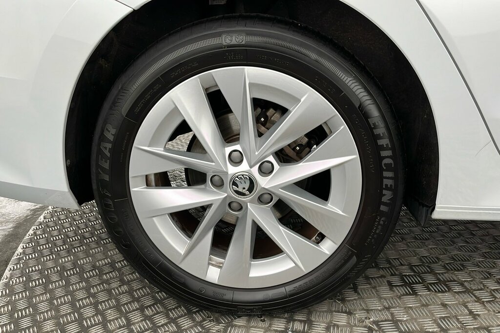 Skoda Octavia Se L 1.5 Tsi E-tec 150 Ps Dsg White #5
