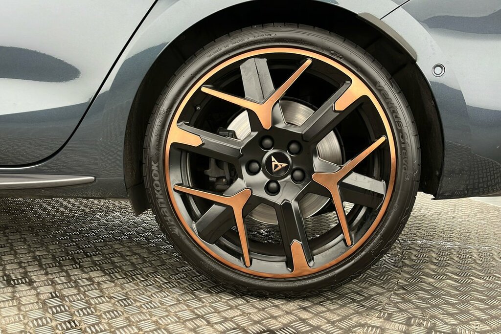 Cupra Leon Hatch Vz3 2.0 Tsi 300 7-Speed Grey #5