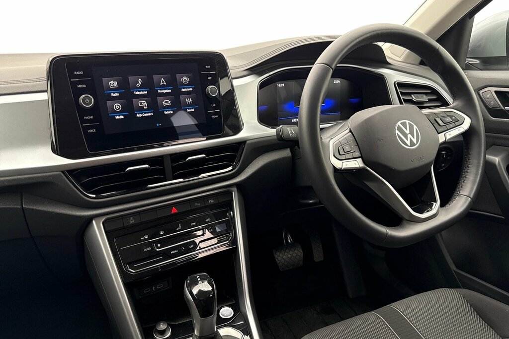 Volkswagen T-Roc Match 1.5 Tsi 150Ps 7-Speed Dsg Silver #2