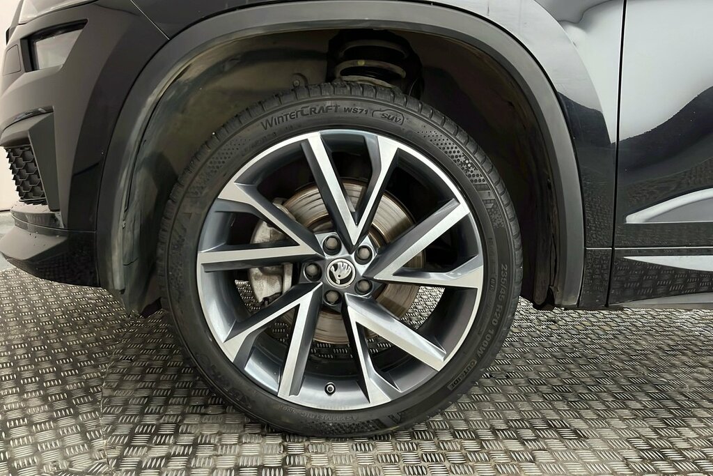 Skoda Kodiaq Sportline 7 Seats 2.0 Tdi 200 Ps 4X4 Dsg Black #5
