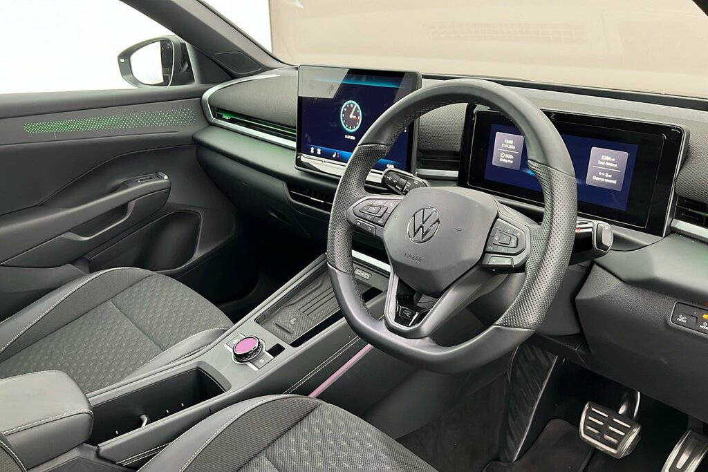 Volkswagen T-Roc R-line 1.5 Etsi 150 Ps 7-Speed Dsg Black #6