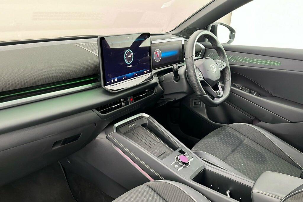 Volkswagen T-Roc R-line 1.5 Etsi 150 Ps 7-Speed Dsg Black #2