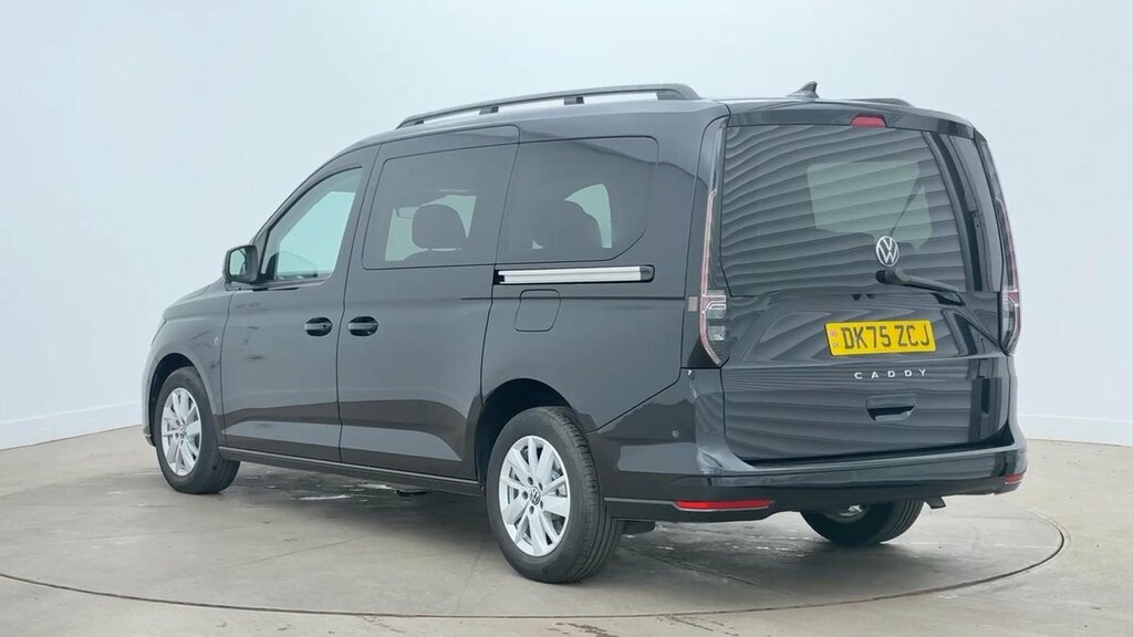 Volkswagen Caddy Maxi Life C20 Caddy Life Maxi 122 Ps 2.0 Tdi 7Sp Dsg Black #3