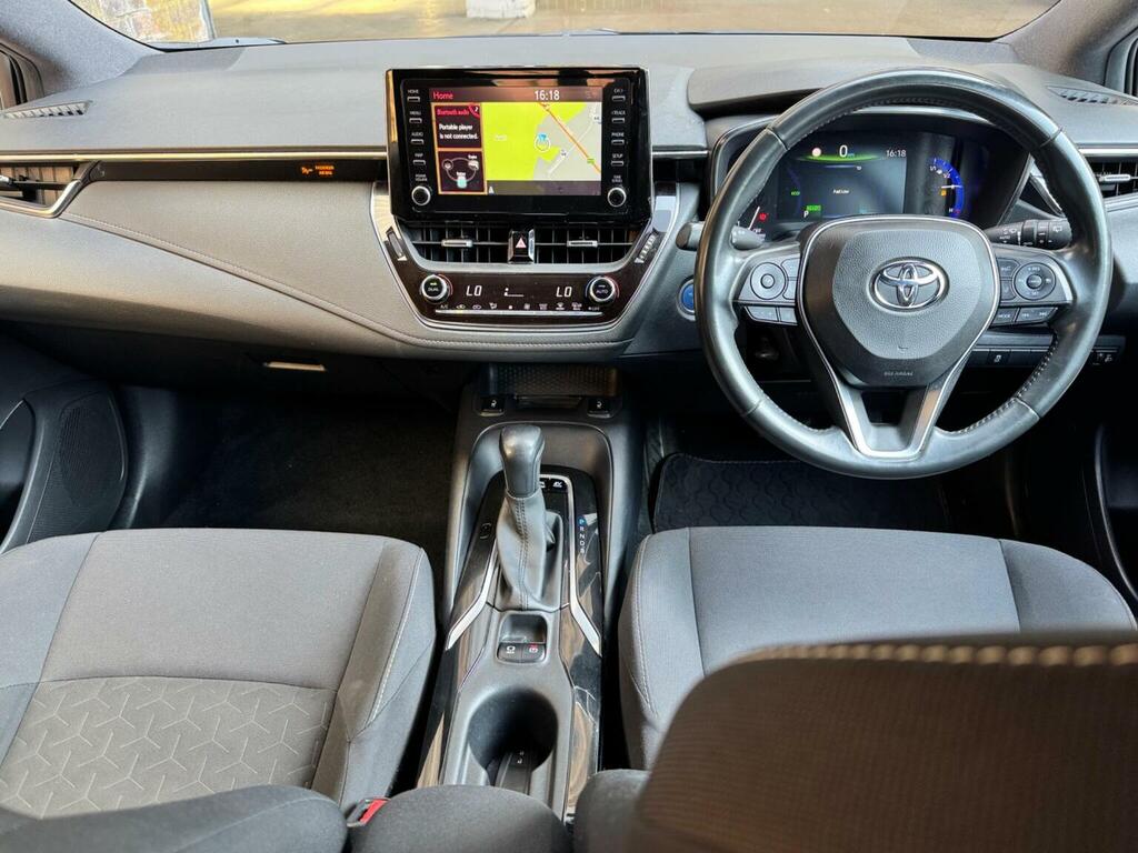 Toyota Corolla 1.8 Vvt-h Design Cvt Euro 6 Ss PE19UEC White #3