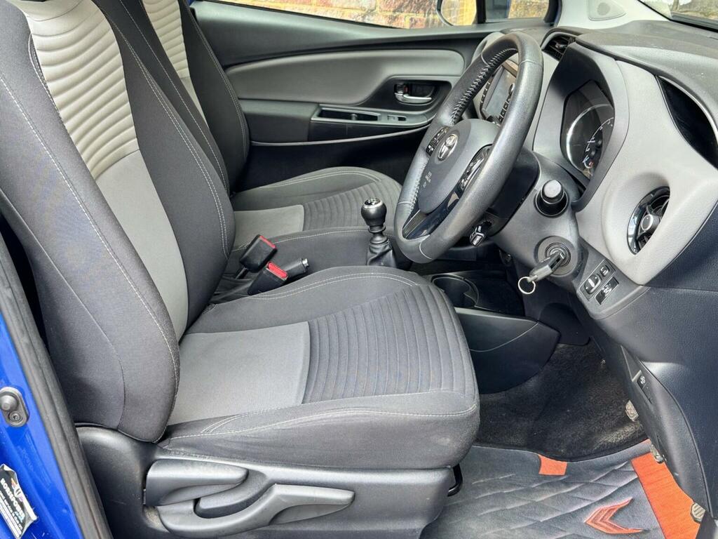Toyota Yaris 1.5 Vvt-i Icon Euro 6 VF19ACU Blue #2