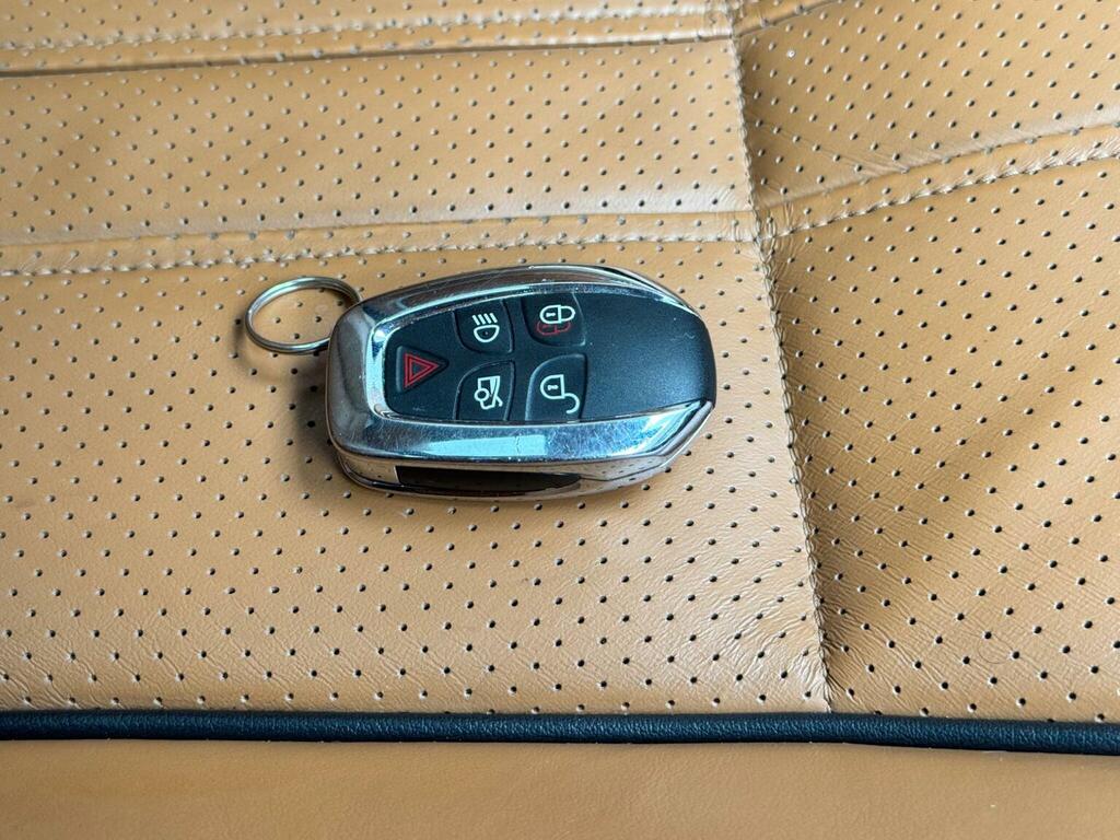 Jaguar XJ Tdvi Sovereign Silver #36
