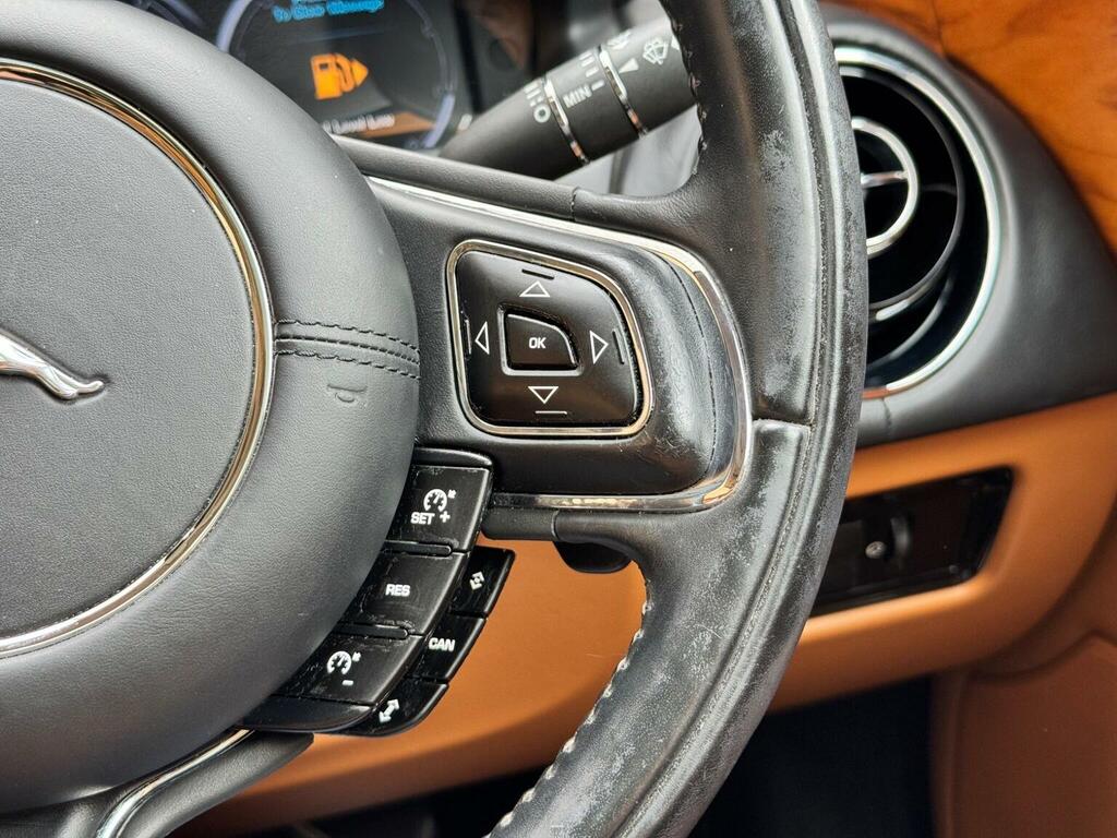 Jaguar XJ Tdvi Sovereign Silver #42