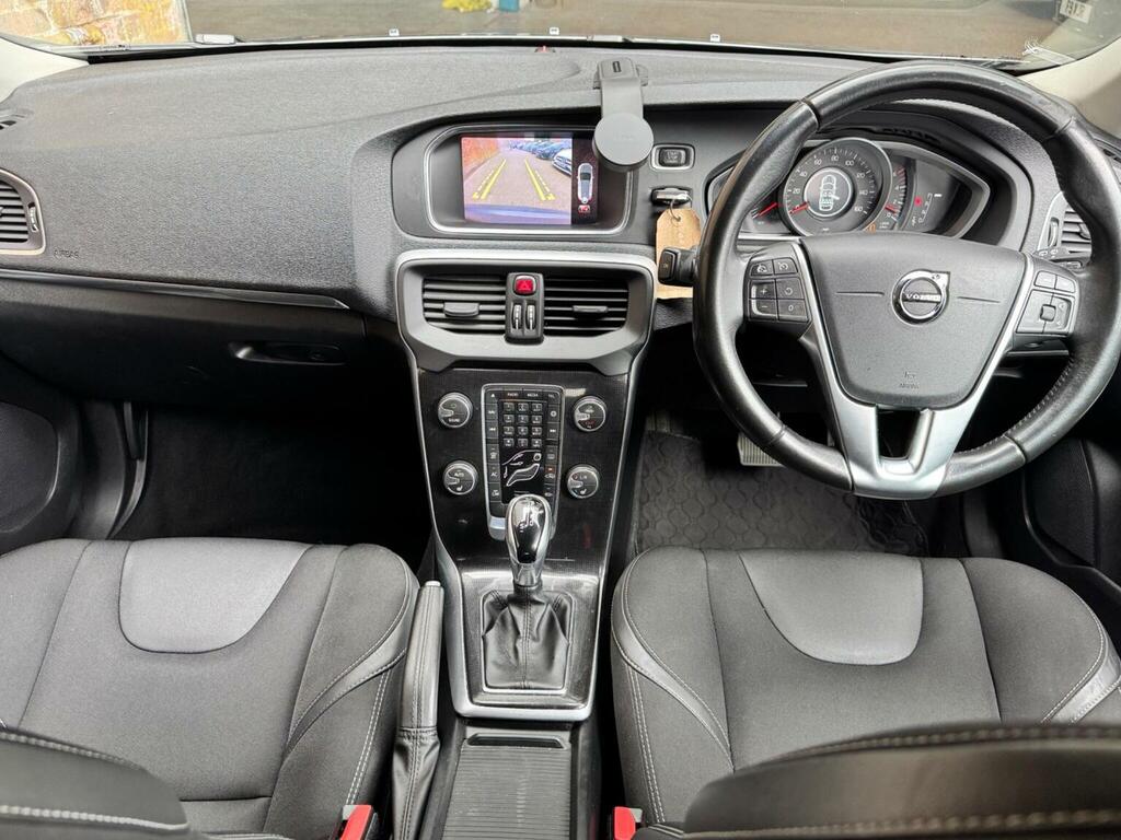 Volvo V40 2.0 D2 Momentum Nav Plus Euro 6 Ss CU68GWA Grey #4