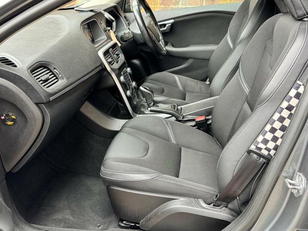 Volvo V40 2.0 D2 Momentum Nav Plus Euro 6 Ss CU68GWA Grey #5